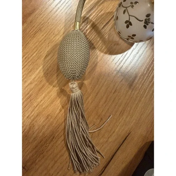 French Perfume Bottle Frosted Glass Atomizer Fringe Paris Vanity Decor Vintage - Picture 7 of 7